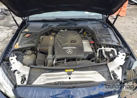 2015 Mercedes-Benz C 300 4Matic/Luxury 4Matic/Sport 4Matic z USA, uszkodzony, nr VIN 55SWF4KB6FU038890